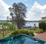 The House on the Lake at Fishing Point Lake Macquarie honestly put the line in  catch fish - VIC Tourism