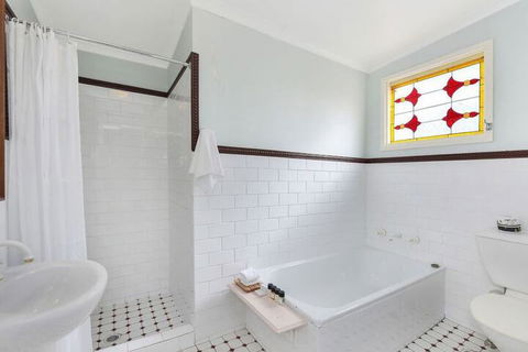 Hotel Etico At Mount Victoria Manor - VIC Tourism 3