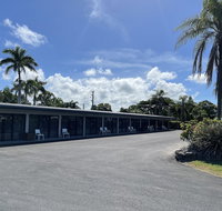 Queens Beach Motor Hotel - VIC Tourism