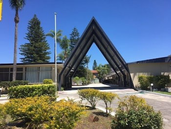 Belmont Palms Motel - VIC Tourism 0