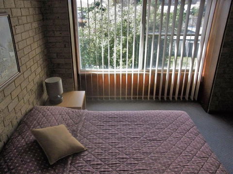 A Furnished Townhouse In Goulburn - VIC Tourism 3