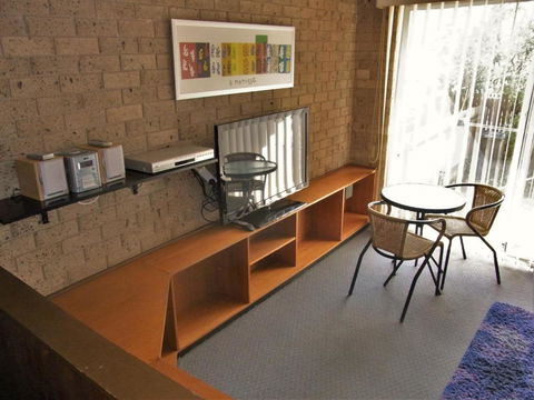 A Furnished Townhouse In Goulburn - VIC Tourism 1