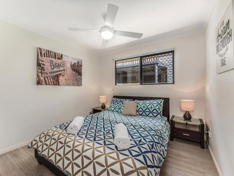 Coolum Waves Pet Friendly Holiday House - VIC Tourism 1