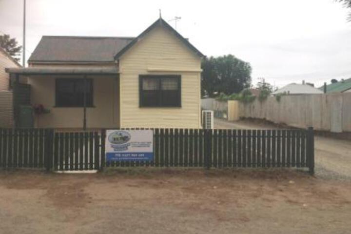 Gongolgon NSW VIC Tourism