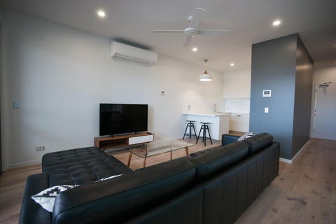 Woolgoolga Executive Apartment - VIC Tourism 1