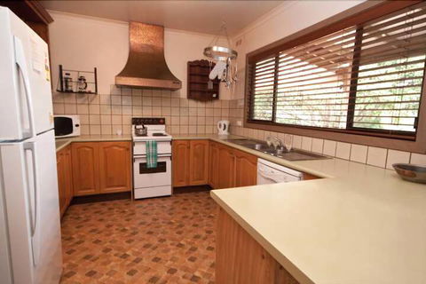Eastwind On Chinamans Creek - VIC Tourism 2