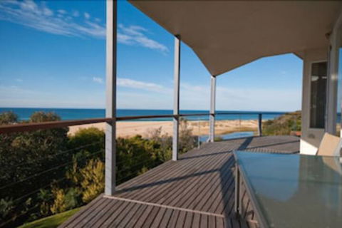Pelicans Perch - VIC Tourism 0