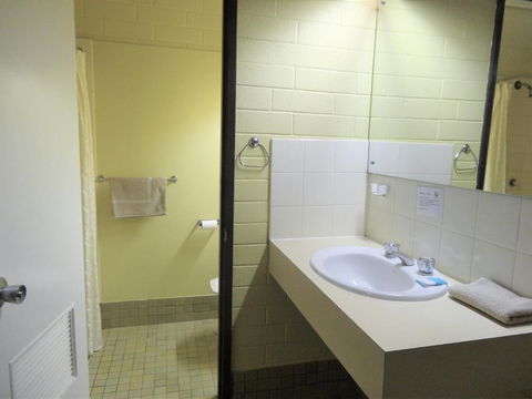 Leigh Creek Outback Resort - VIC Tourism 1