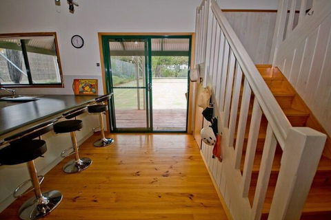 Cliff House Cottage - VIC Tourism 3