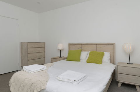 Sunset Place Apartments - VIC Tourism 6