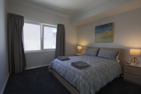 Marina Views At Mindarie Marina - VIC Tourism 3