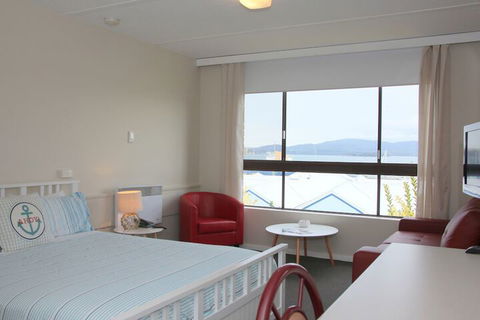 Beauty Point Waterfront Hotel - VIC Tourism 4