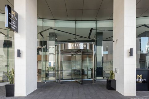 Meriton Suites Mascot Central - VIC Tourism 1