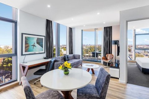 Meriton Suites Mascot Central - VIC Tourism 0
