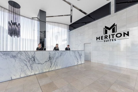 Meriton Suites Mascot Central - VIC Tourism 3