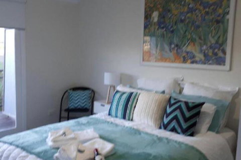 Rosewhite House - VIC Tourism 7