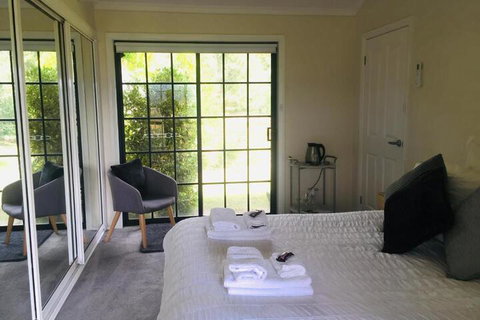 Rosewhite House - VIC Tourism 6