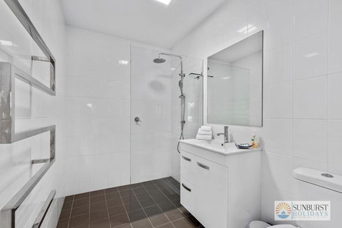 Pandanus On Emerald - VIC Tourism 6