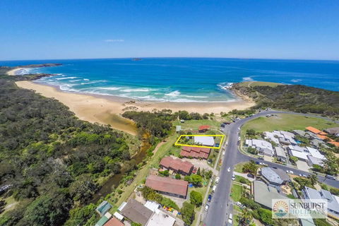Pandanus On Emerald - VIC Tourism 2