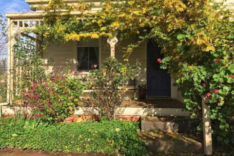 Alvie Cottage - VIC Tourism 4