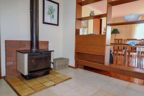 Wemberley Lakehouse - VIC Tourism 5