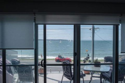 Caseys Beach Retreat - VIC Tourism 4