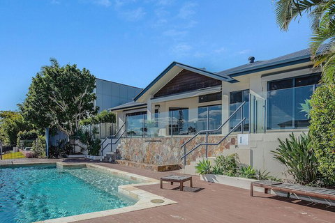 Maureen Waterfront Beach House - VIC Tourism 5