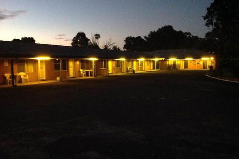 Altona Motel - VIC Tourism 1