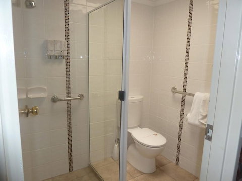 Pioneer Lodge Motel - VIC Tourism 5