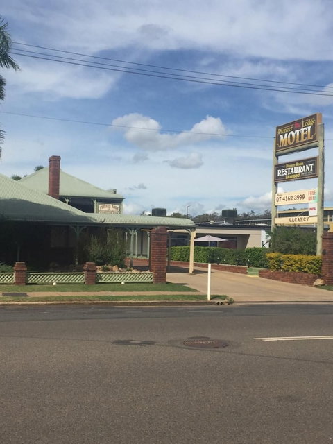 Pioneer Lodge Motel - VIC Tourism 0