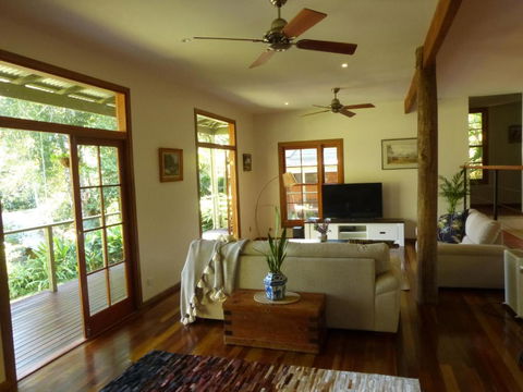 Magnolia Cottage - VIC Tourism 6