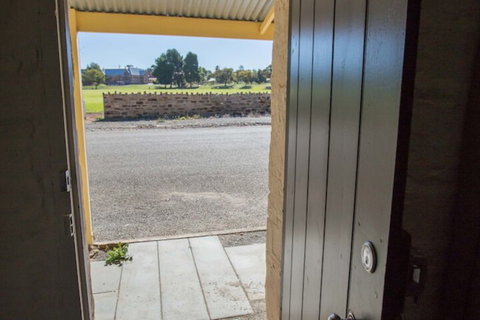 Paxton Square Cottages - VIC Tourism 3