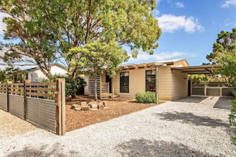 Sea Devine - VIC Tourism 0