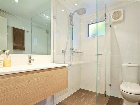 Tennis Elbow - VIC Tourism 1