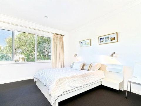 Tennis Elbow - VIC Tourism 0