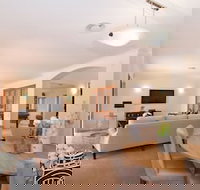 Gold Coast Waterfront Paradise - VIC Tourism