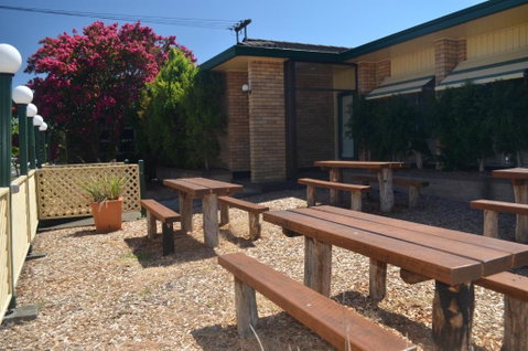 Tall Timbers Motel - VIC Tourism 4