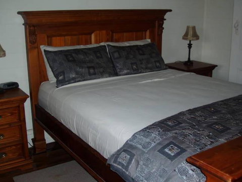 Tall Timbers Motel - VIC Tourism 3