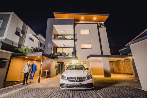 Brisbane Central - Springwood Street - VIC Tourism 3