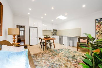 BOUTIQUE STAYS - Carlton Terrace - VIC Tourism 0