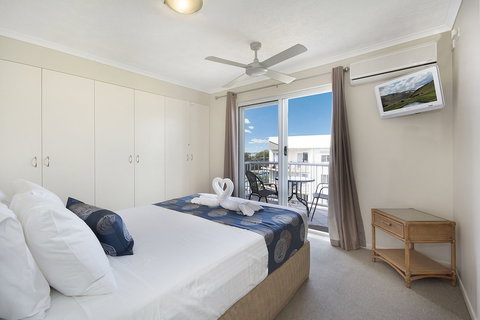 Sandy Shores On Golden Beach - VIC Tourism 6