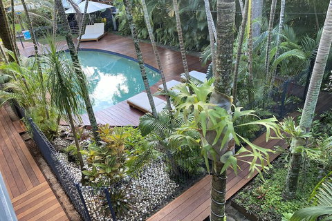 The Palms At Palm Cove - VIC Tourism 7