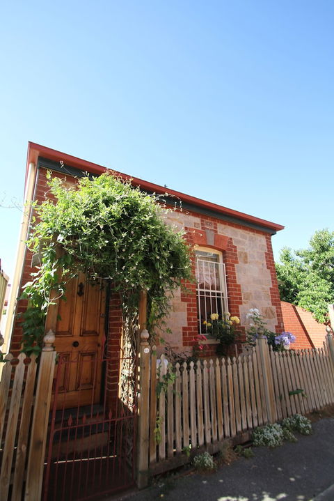 Adelaide Heritage Cottages & Apartments - VIC Tourism 1