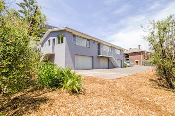 CBD Apartments Launceston - VIC Tourism 1