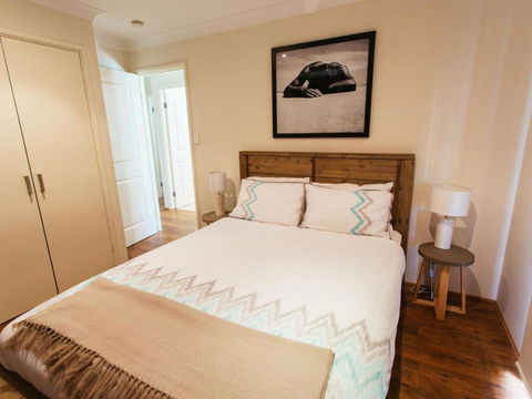 Sunbaker Beach House 4 Mins To Beach Pet Friendly With Fire Pit - VIC Tourism 3