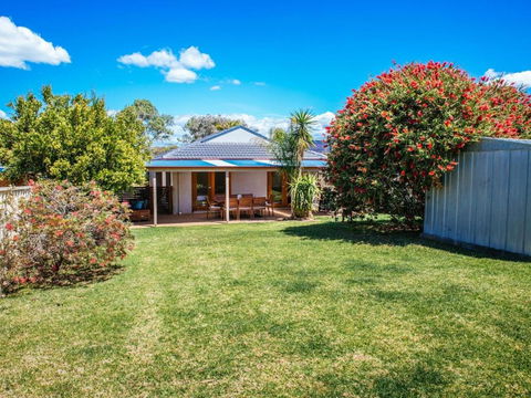 Sunbaker Beach House 4 Mins To Beach Pet Friendly With Fire Pit - VIC Tourism 6