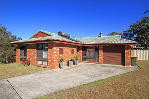 Relax & Unwind In Badgee - VIC Tourism 1