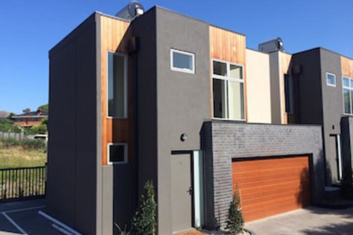 Niddrie VIC VIC Tourism