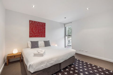 Melbourne Holiday Apartments Williamstown - VIC Tourism 1