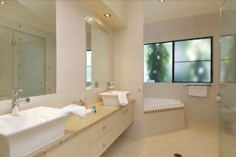 Torun Holiday House - VIC Tourism 1